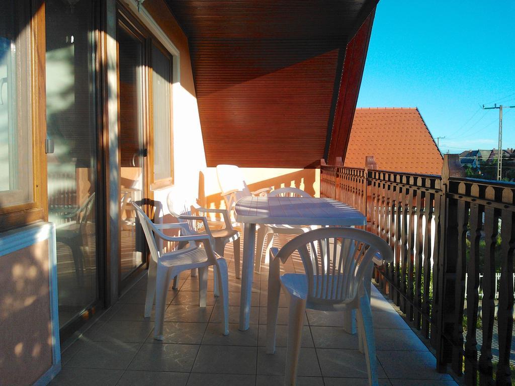 Valentin Vendeghaz Hotell Balatonlelle Rom bilde